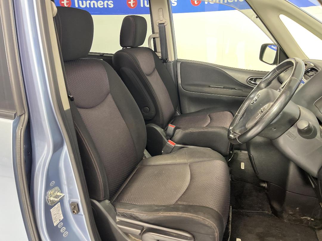 Photo '16' of Nissan Serena