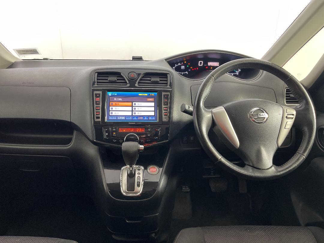 Photo '17' of Nissan Serena