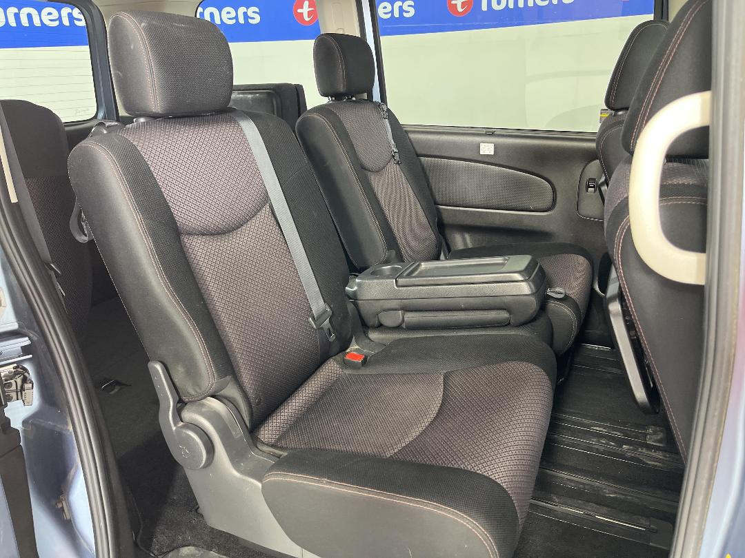 Photo '19' of Nissan Serena