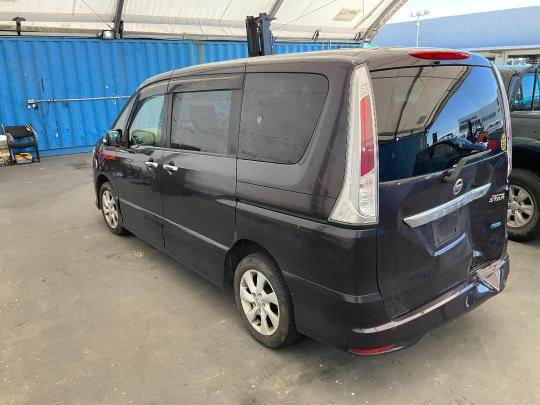 Photo '10' of Nissan Serena