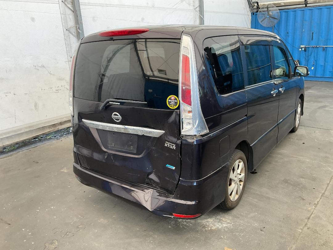 Photo '13' of Nissan Serena