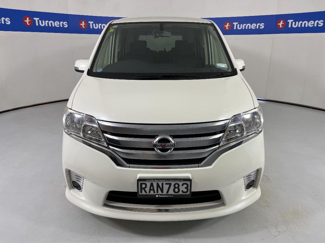 Photo '2' of Nissan Serena