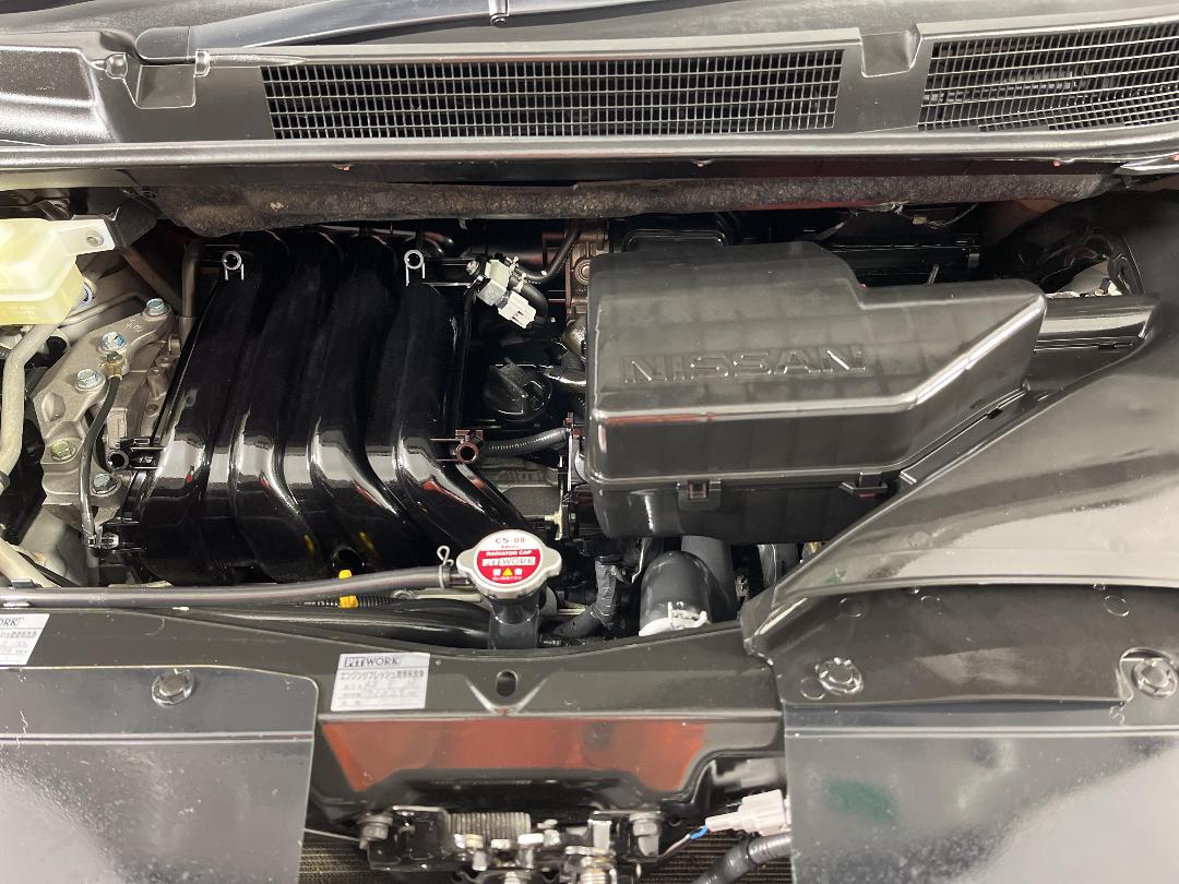 Photo '13' of Nissan Serena