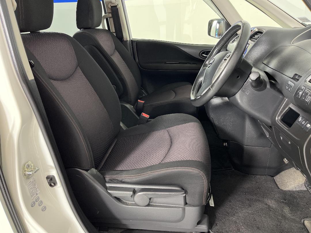 Photo '16' of Nissan Serena