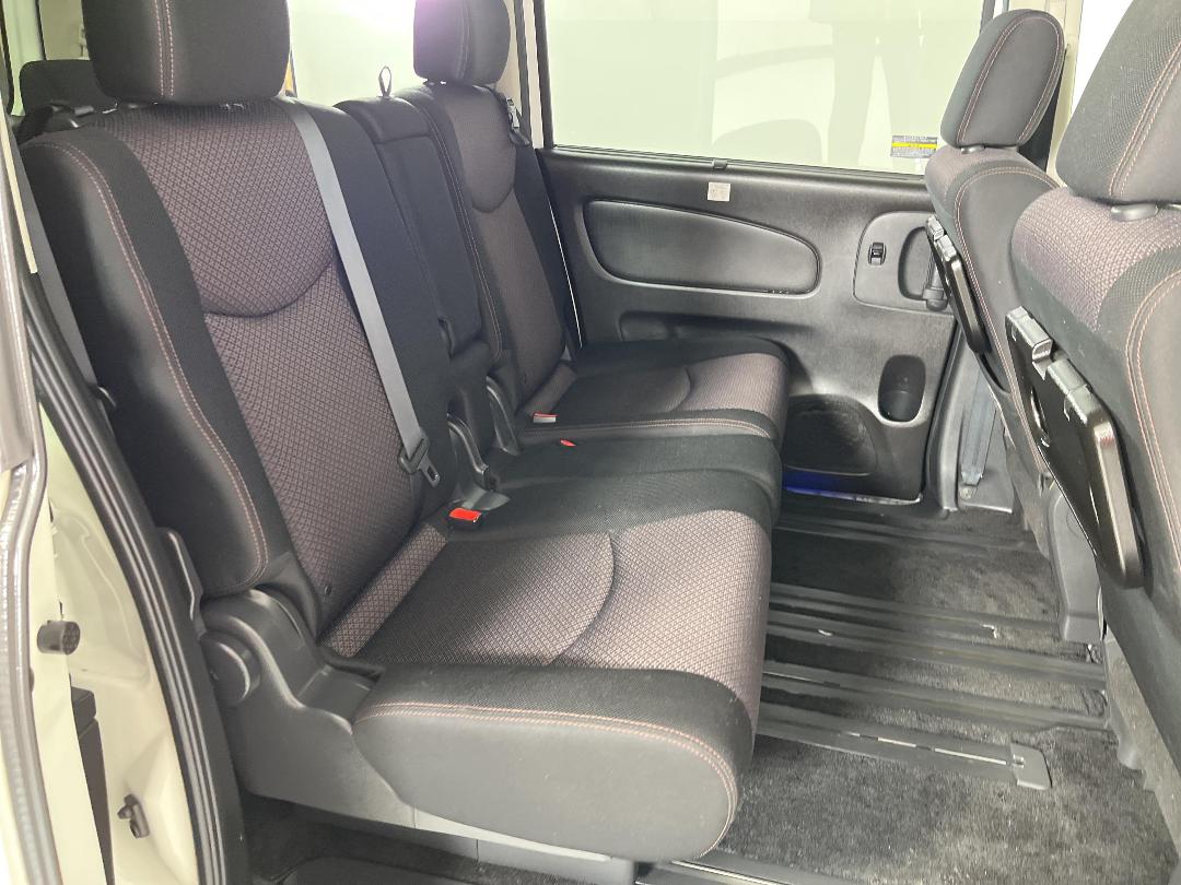 Photo '19' of Nissan Serena