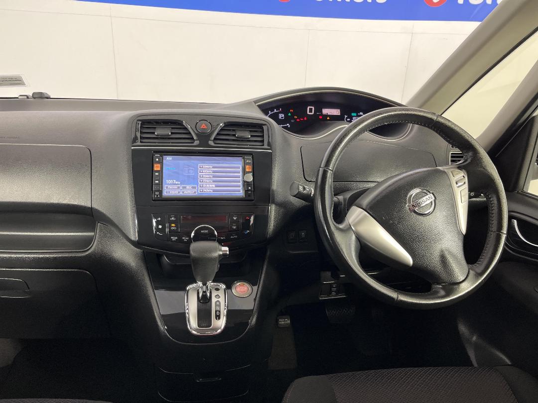 Photo '17' of Nissan Serena