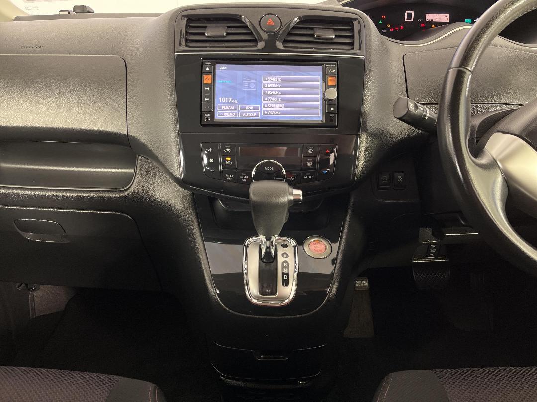 Photo '18' of Nissan Serena