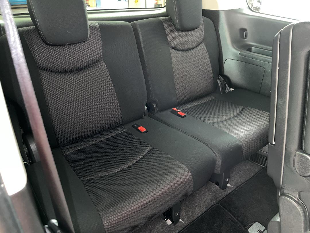 Photo '24' of Nissan Serena