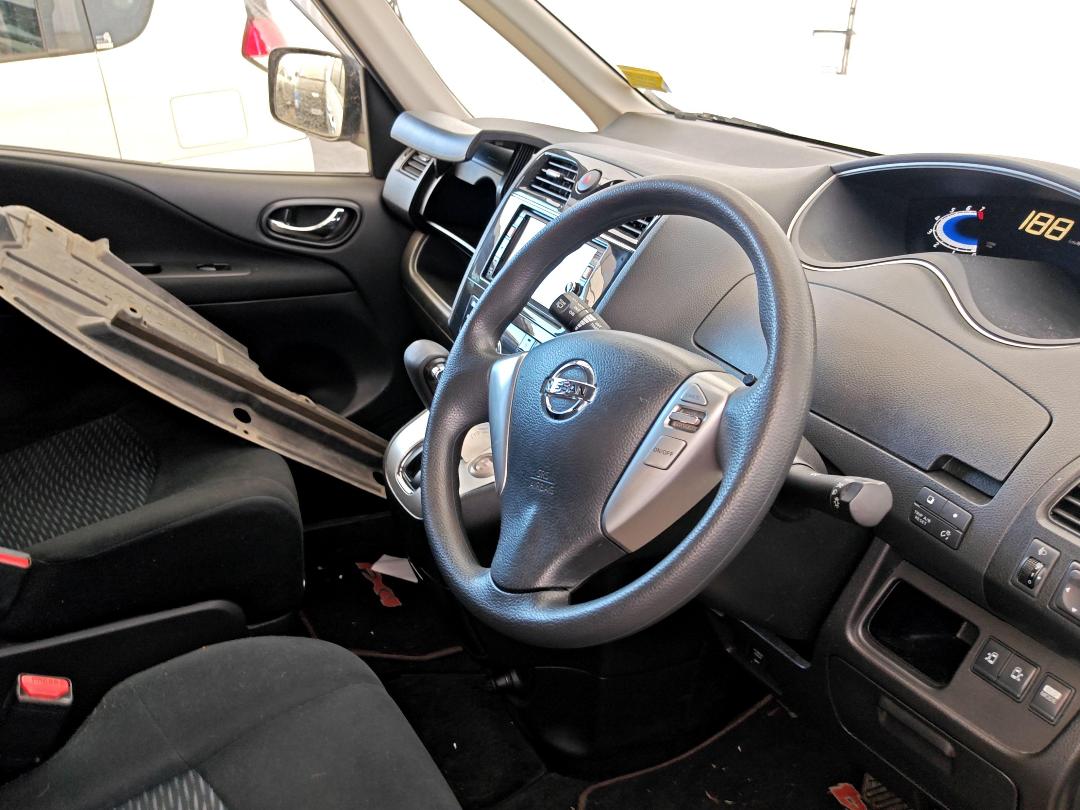 Photo '11' of Nissan Serena