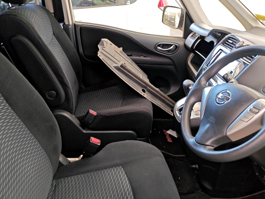 Photo '12' of Nissan Serena