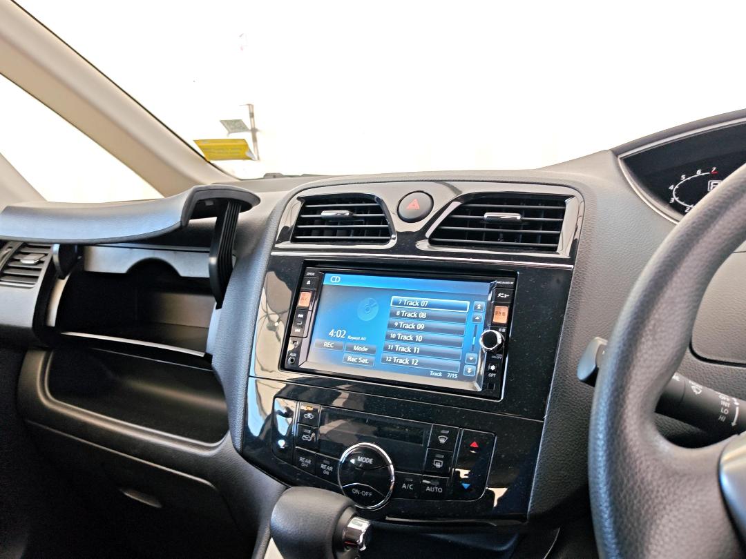 Photo '16' of Nissan Serena