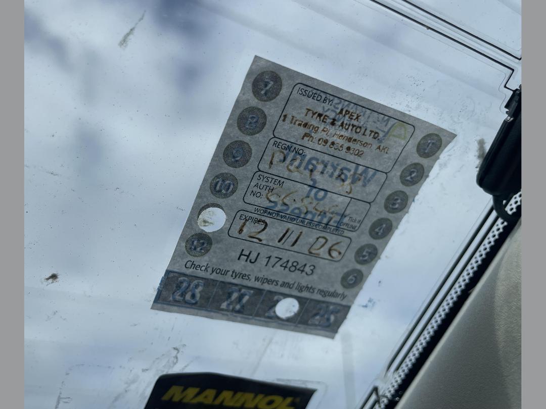 Photo '9' of Nissan Serena