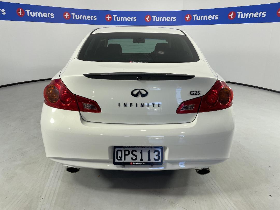 Photo '6' of Nissan Skyline