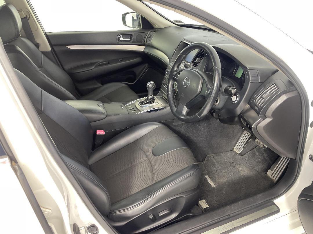 Photo '16' of Nissan Skyline