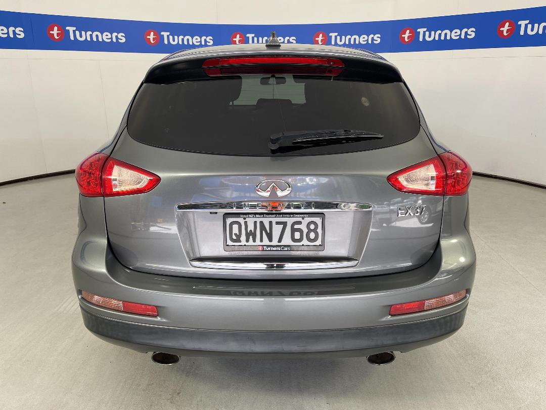 Photo '6' of Nissan Skyline