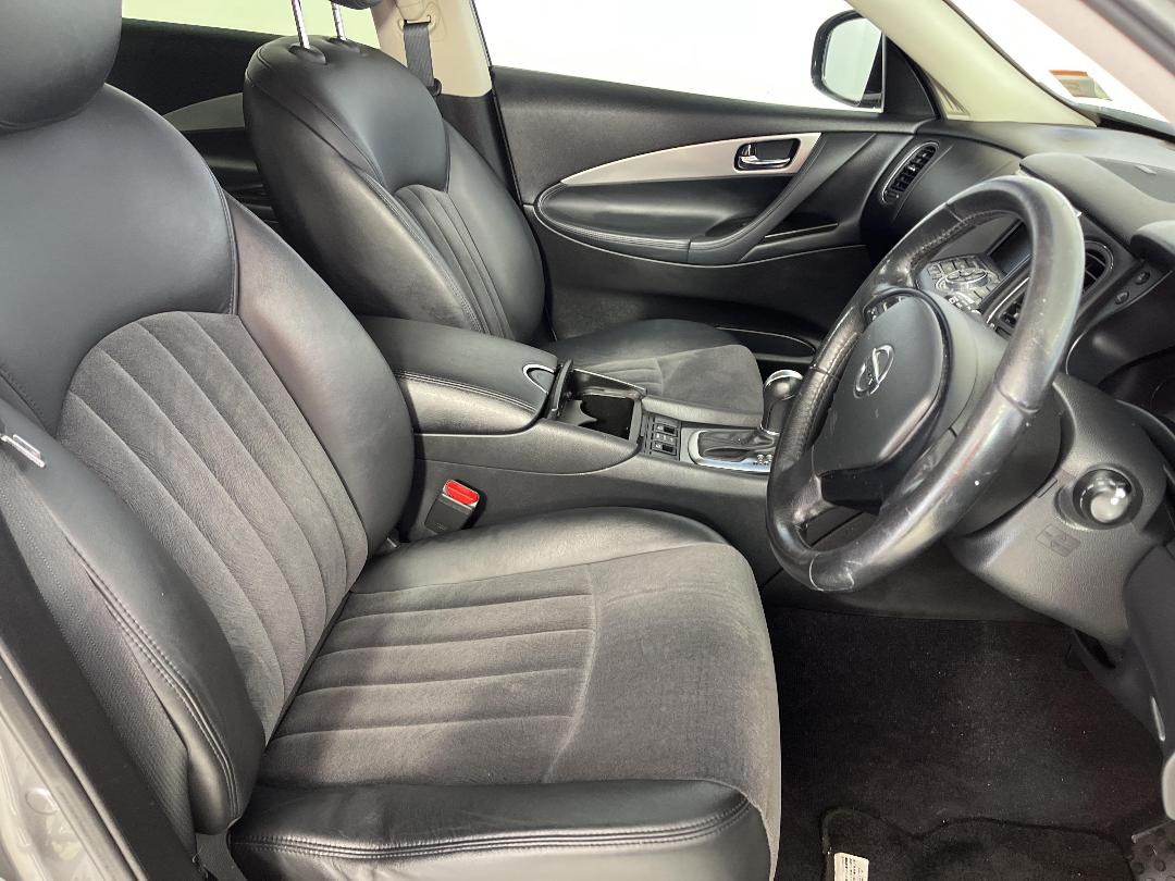 Photo '16' of Nissan Skyline