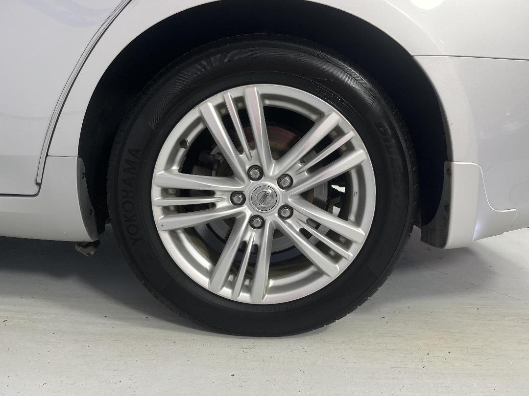 Photo '11' of Nissan Skyline