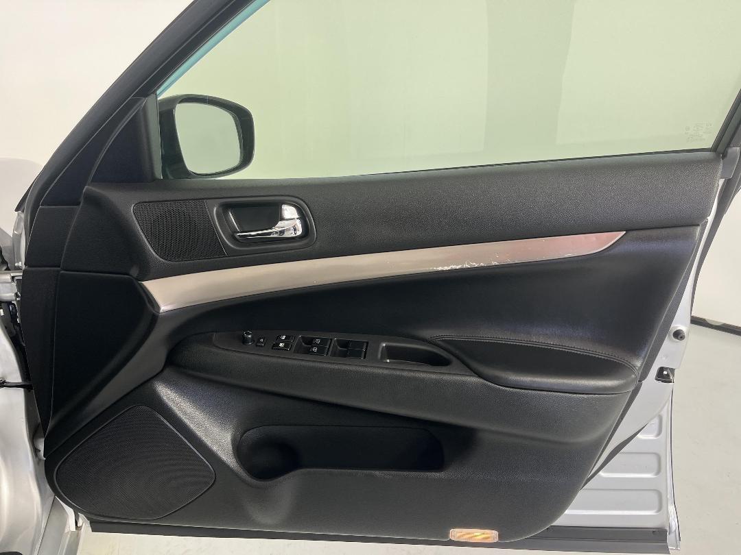 Photo '15' of Nissan Skyline