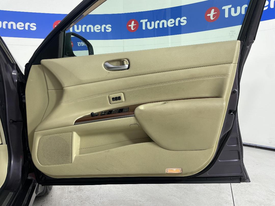 Photo '15' of Nissan Teana