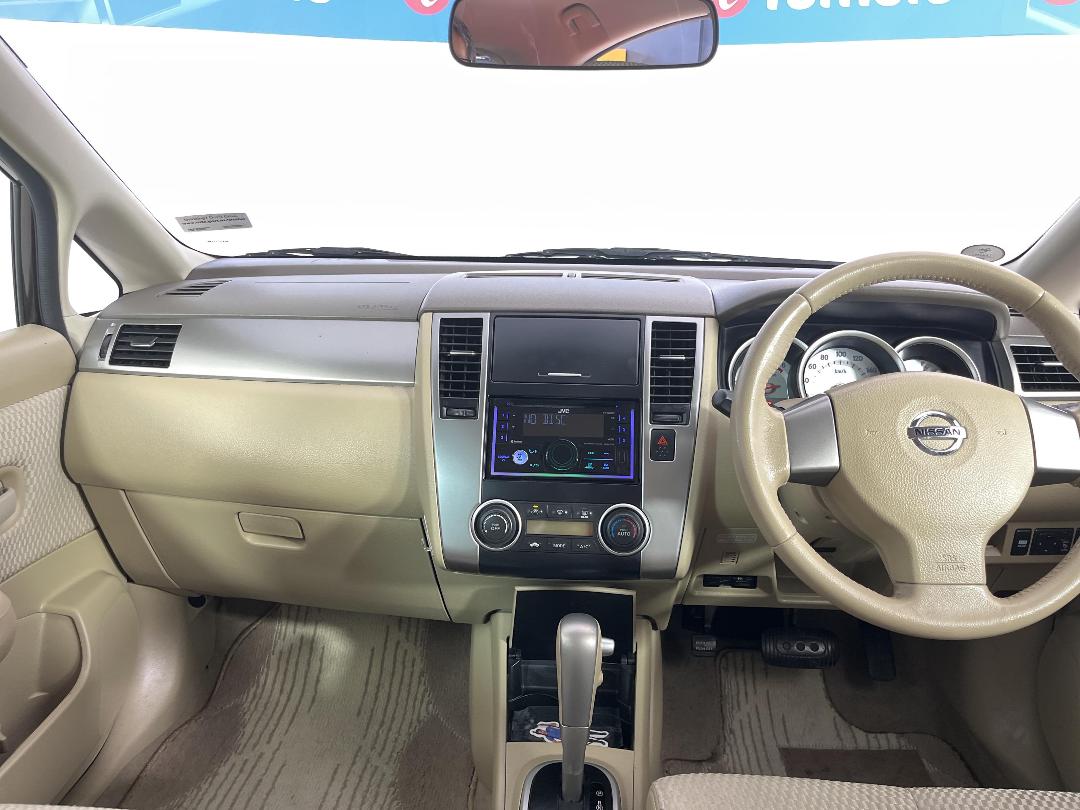 Photo '17' of Nissan Tiida