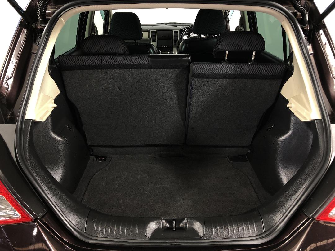 Photo '14' of Nissan Tiida