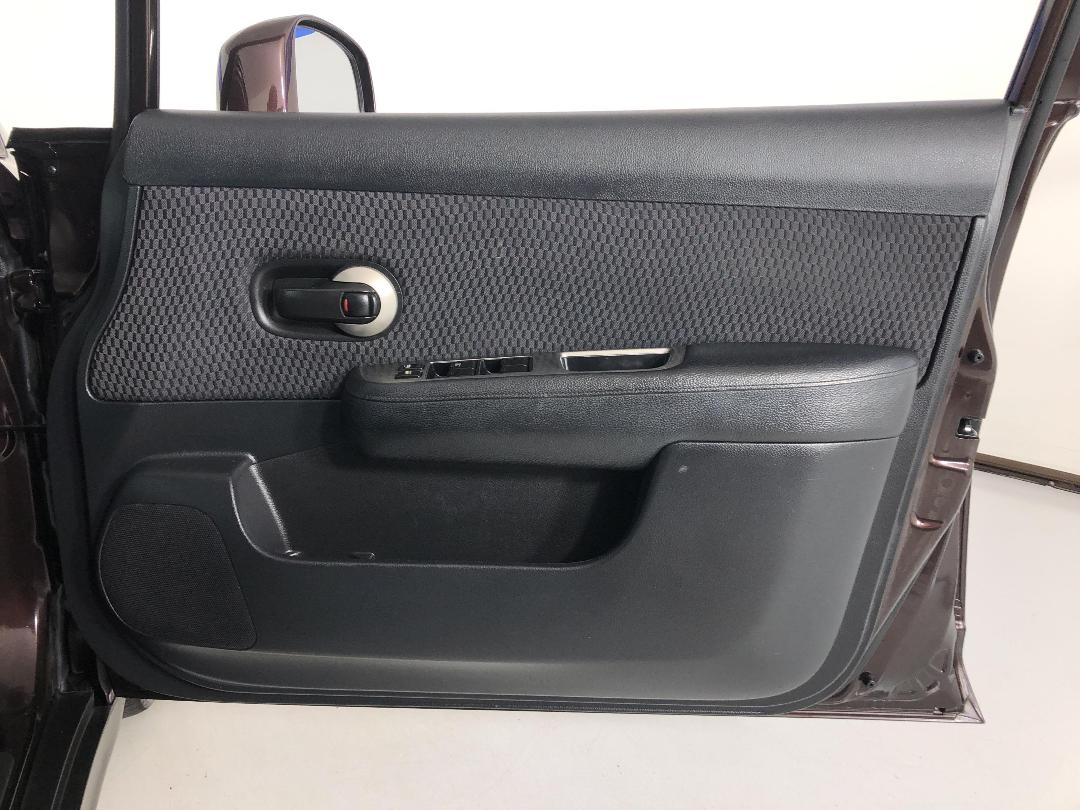 Photo '15' of Nissan Tiida