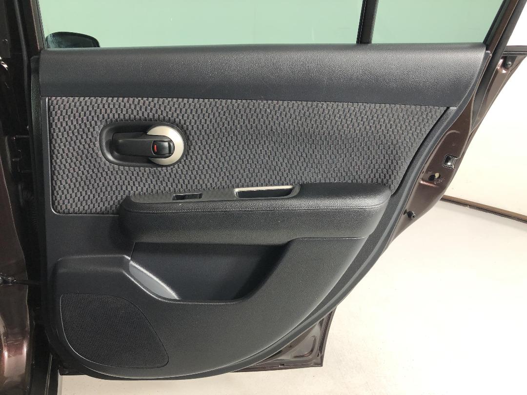 Photo '19' of Nissan Tiida