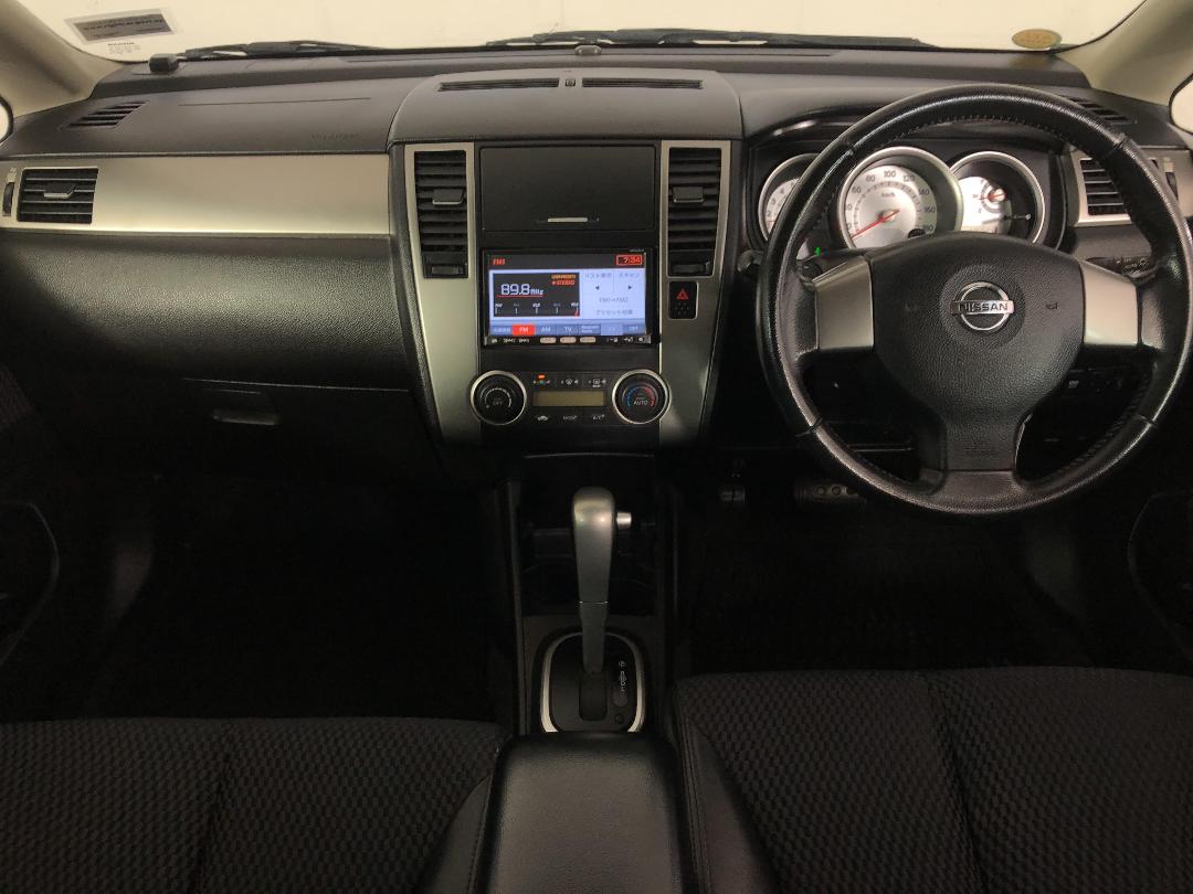 Photo '17' of Nissan Tiida