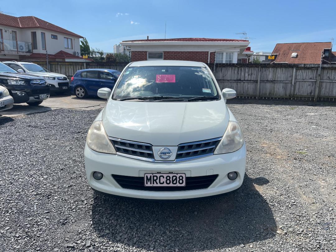 Photo '2' of Nissan Tiida