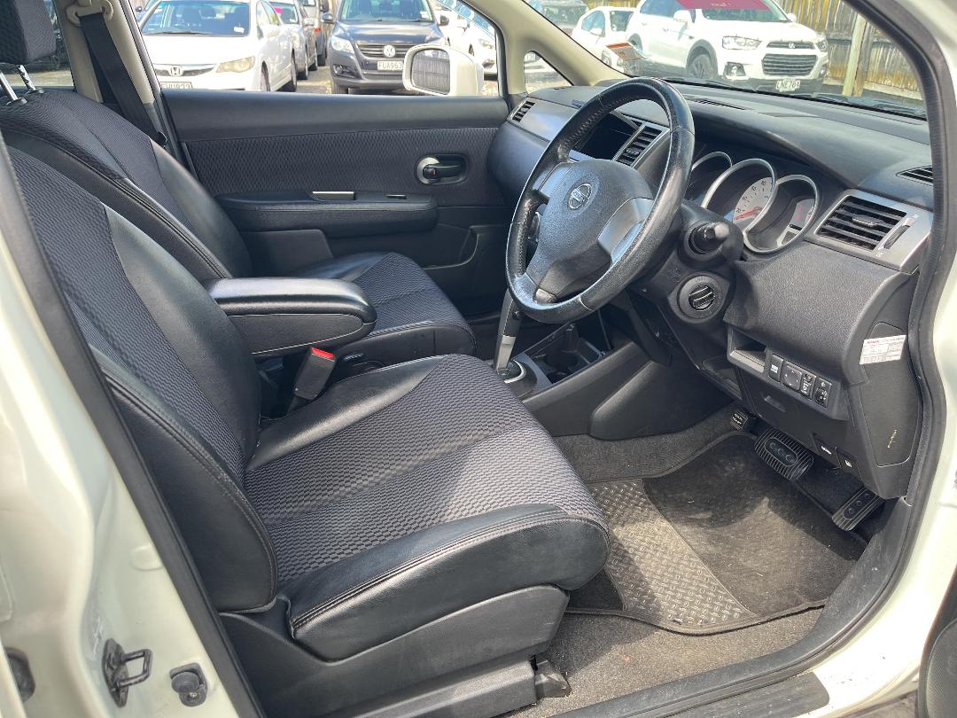 Photo '10' of Nissan Tiida