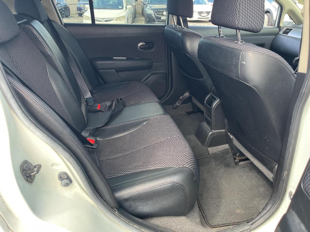 Photo '14' of Nissan Tiida