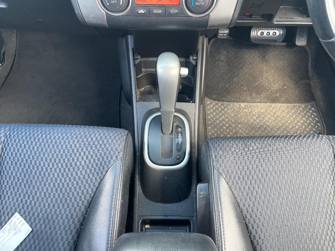 Photo '16' of Nissan Tiida