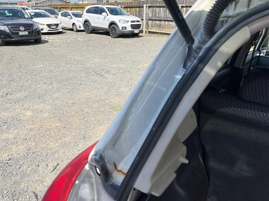 Photo '22' of Nissan Tiida