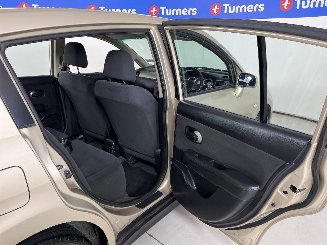 Photo '19' of Nissan Tiida