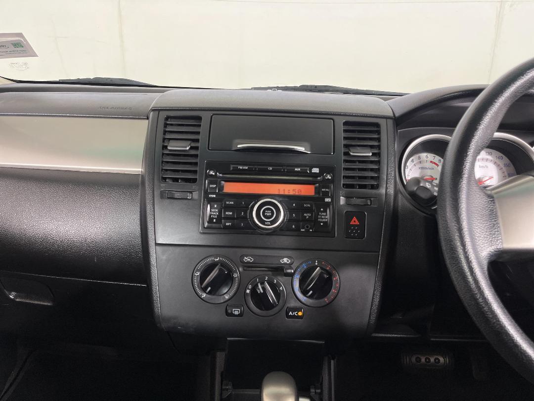 Photo '18' of Nissan Tiida