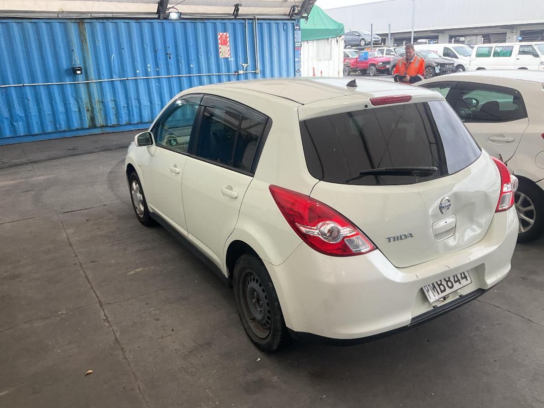 Photo '10' of Nissan Tiida Photo '10' of Nissan Tiida