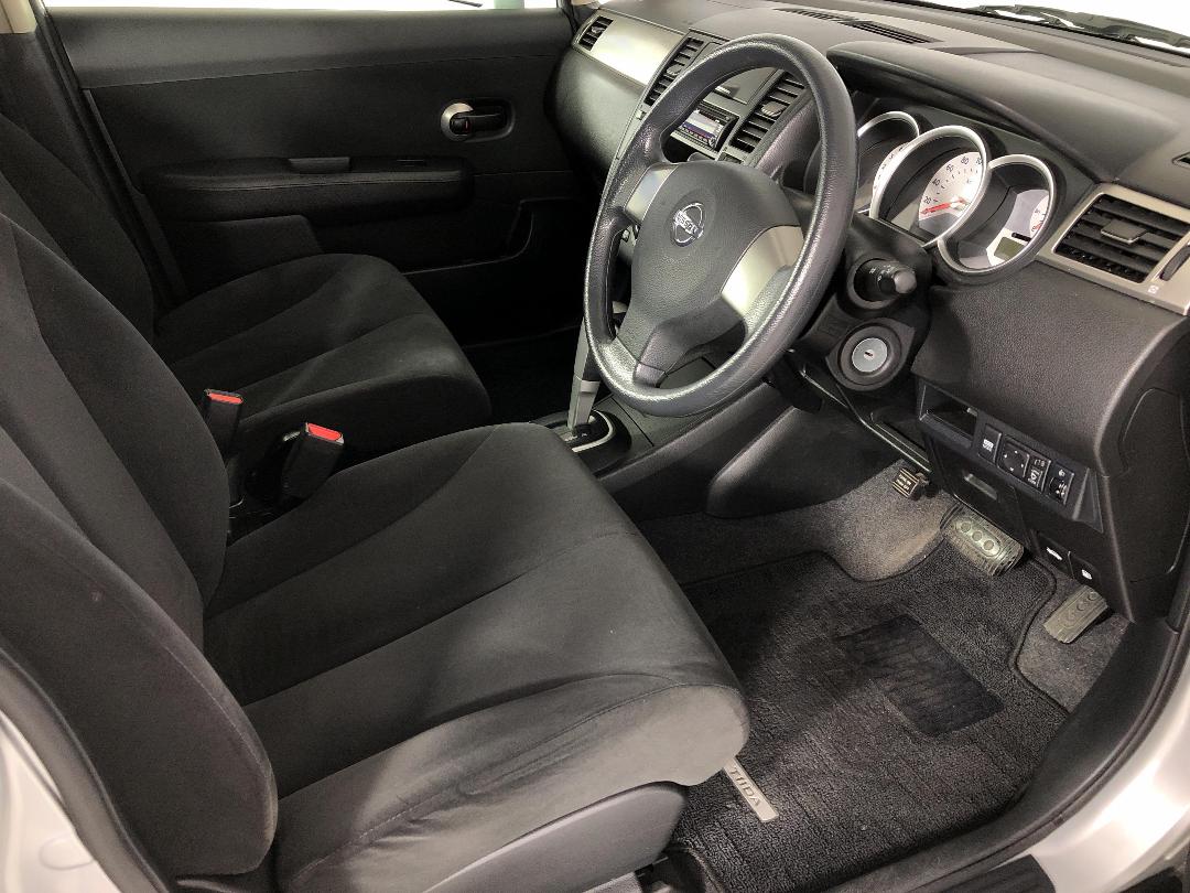 Photo '16' of Nissan Tiida Photo '16' of Nissan Tiida