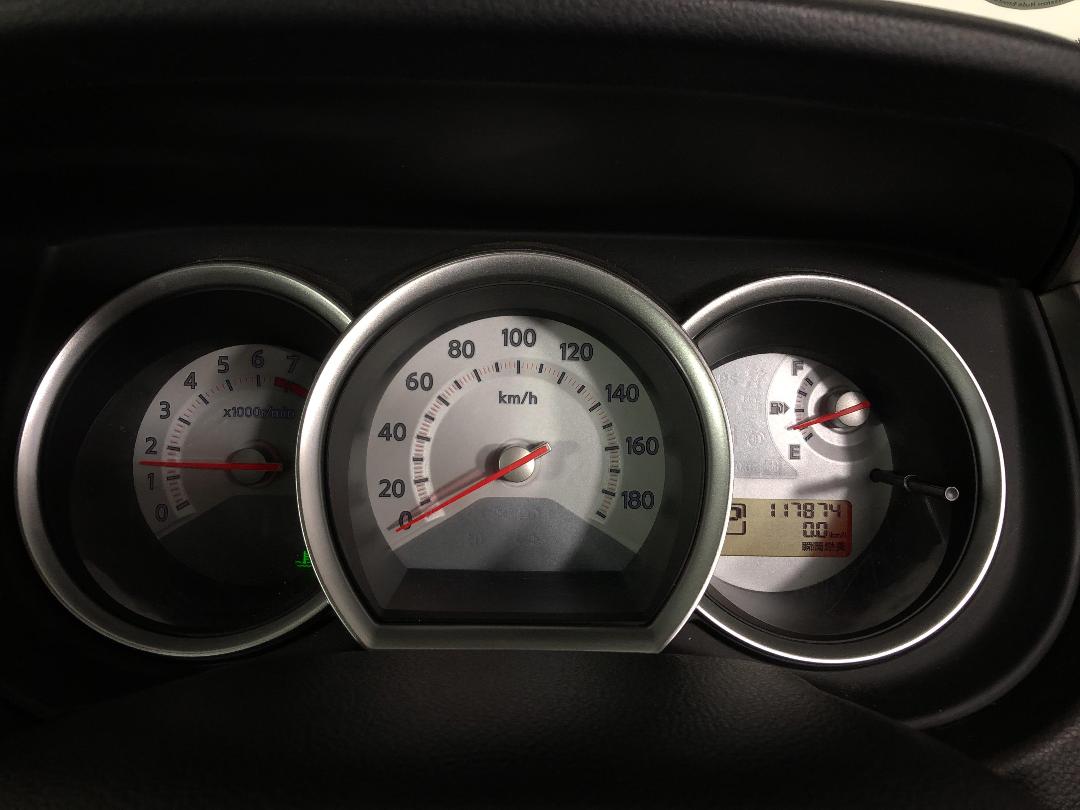 Photo '21' of Nissan Tiida Photo '21' of Nissan Tiida