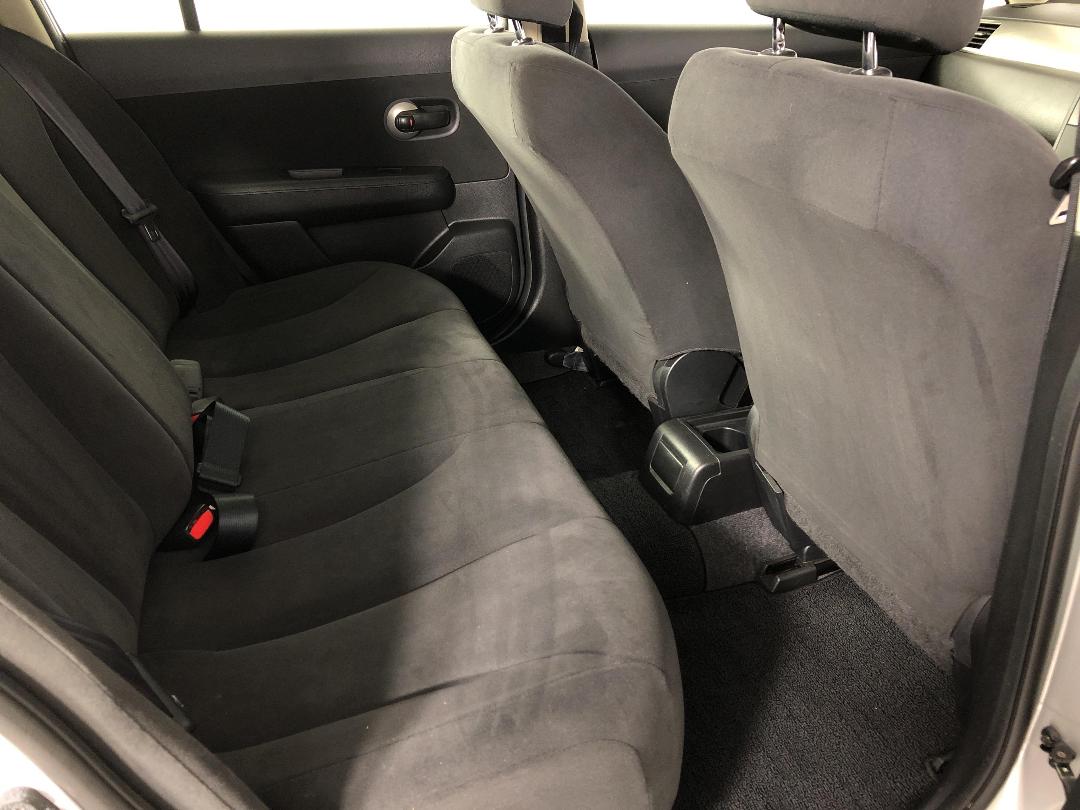 Photo '20' of Nissan Tiida Photo '20' of Nissan Tiida