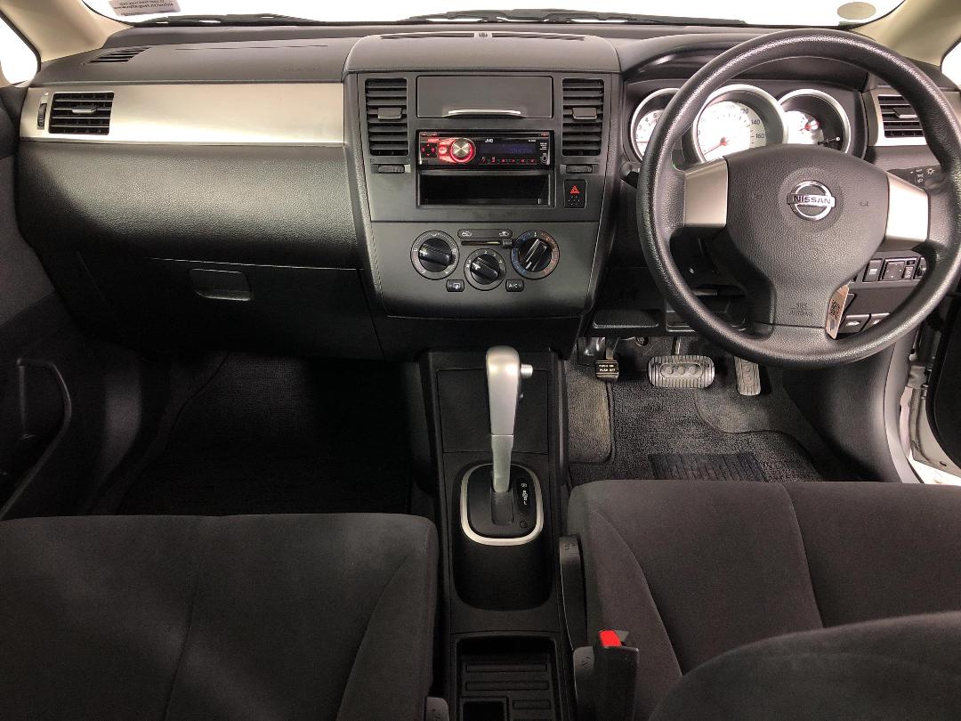 Photo '17' of Nissan Tiida Photo '17' of Nissan Tiida