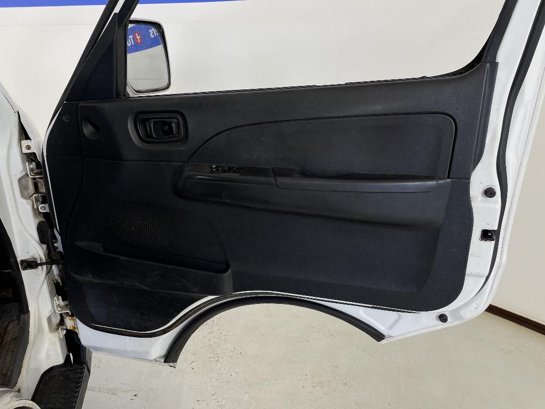 Photo '15' of Nissan Urvan Photo '15' of Nissan Urvan