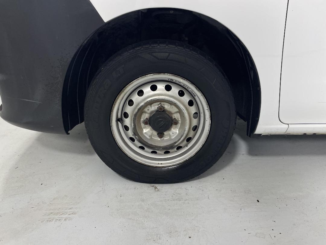 Photo '10' of Nissan Vanette