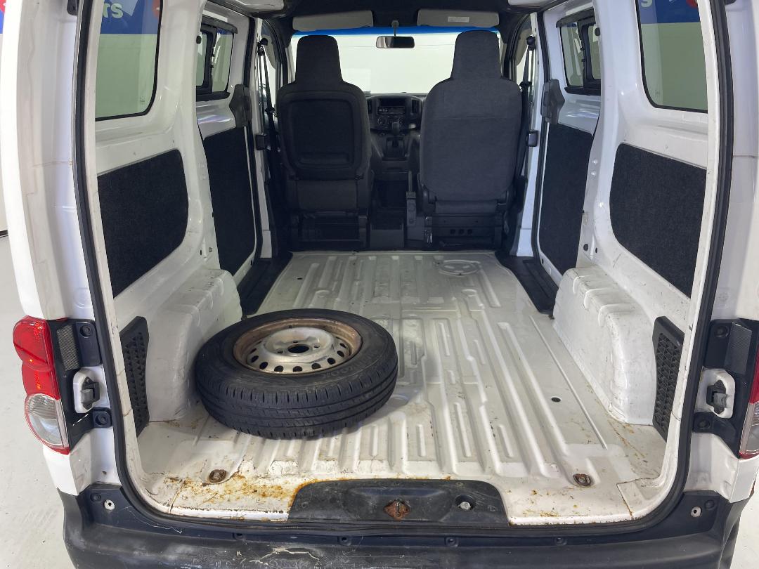 Photo '14' of Nissan Vanette