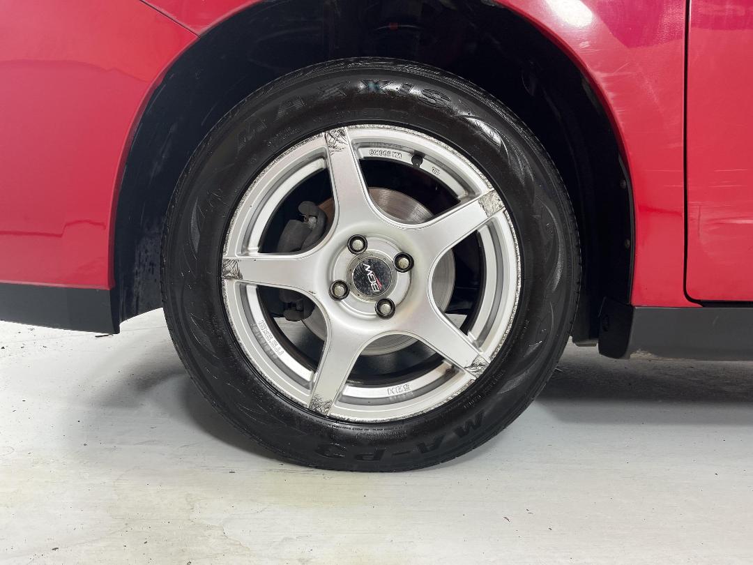 Photo '10' of Nissan Wingroad Photo '10' of Nissan Wingroad