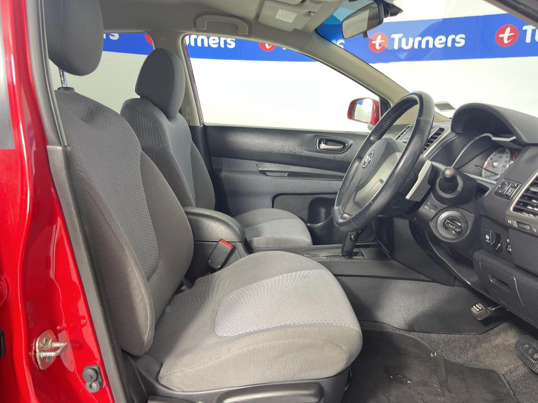 Photo '16' of Nissan Wingroad Photo '16' of Nissan Wingroad