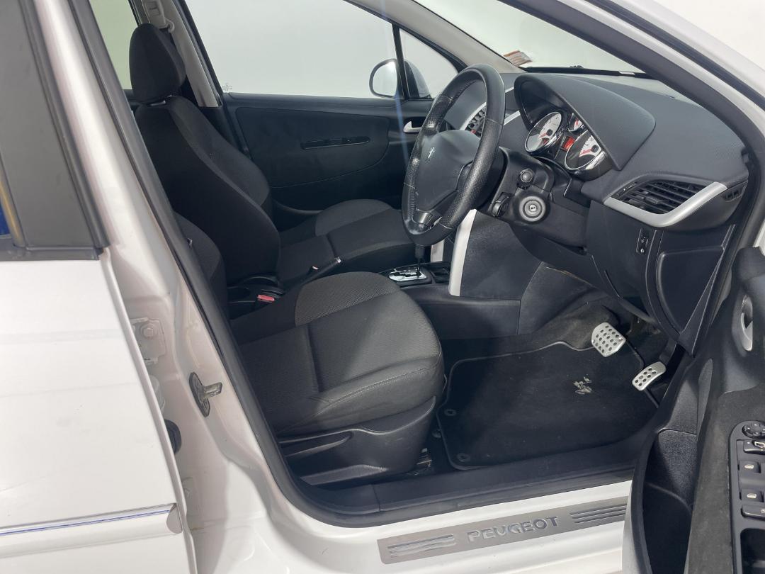 Photo '14' of Peugeot 207 Sportium Photo '14' of Peugeot 207 Sportium