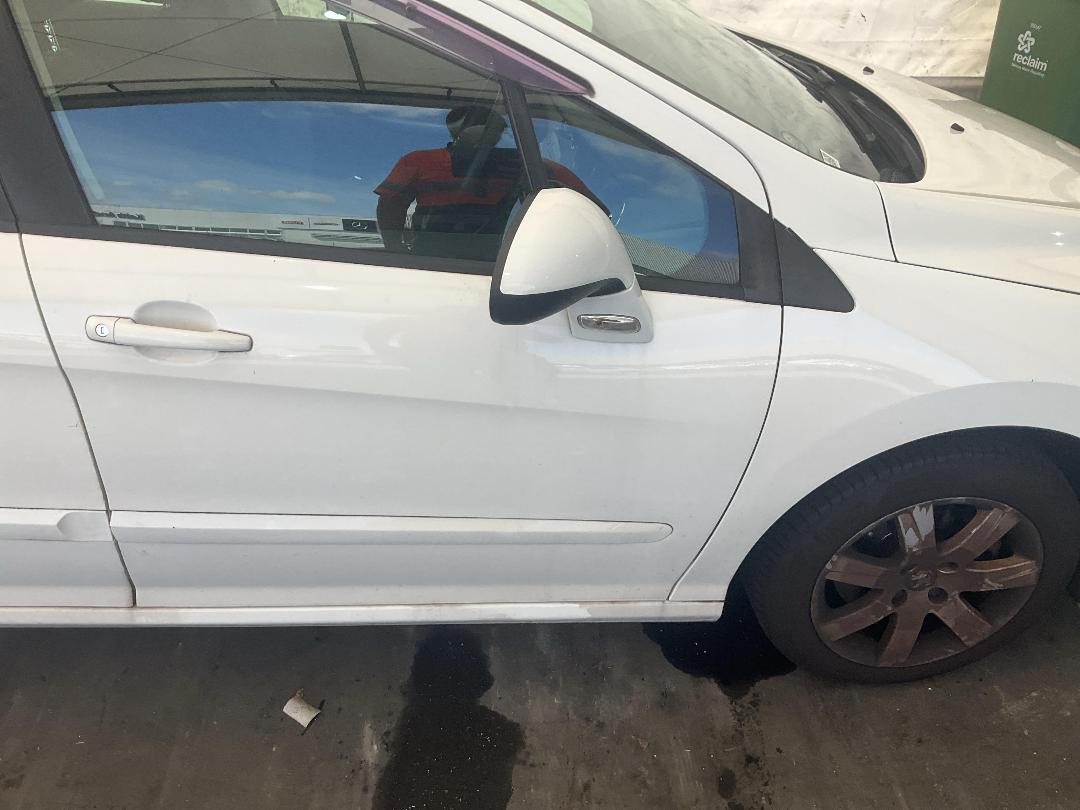 Photo '3' of Peugeot 308 Photo '3' of Peugeot 308