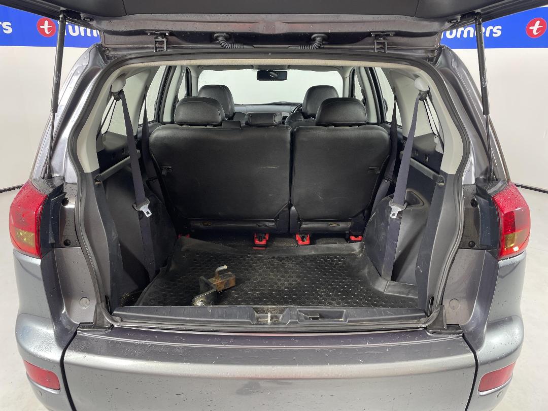 Photo '14' of Peugeot 4007 Photo '14' of Peugeot 4007