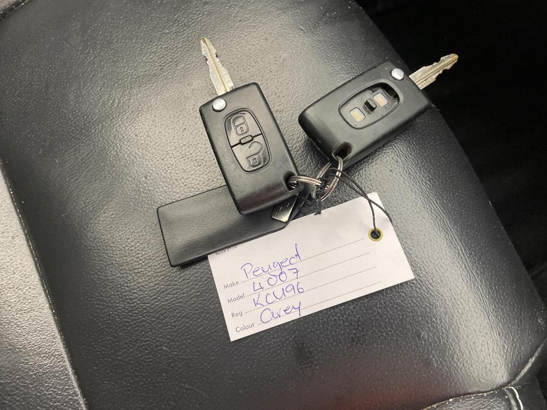 Photo '22' of Peugeot 4007 Photo '22' of Peugeot 4007