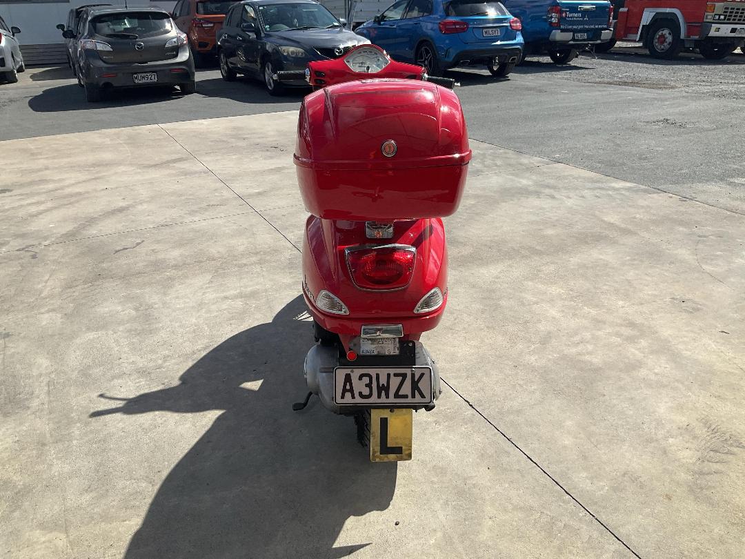 Photo '4' of Piaggio Vespa LX150 Photo '4' of Piaggio Vespa LX150